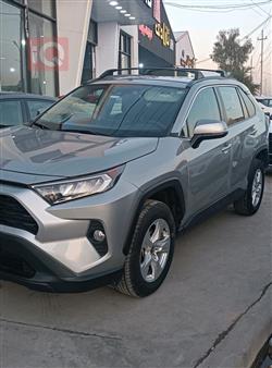 تۆیۆتا ڕاڤ 4